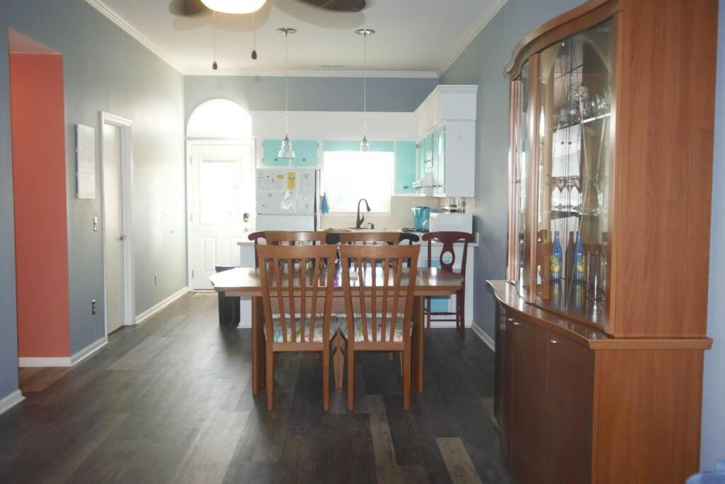 Aqua Haven - Second Street From Beach Holiday home